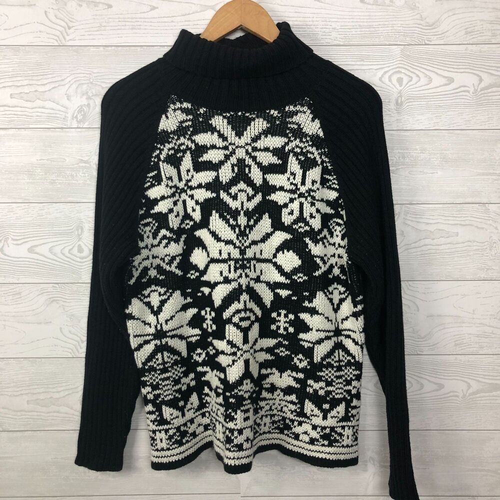 St John's Bay Women's XL Long Sleeve Turtleneck Sweater Snowflakes Black White